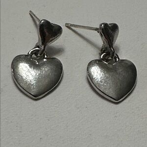 🧡Tiny Silver Toned Heart Drop Earrings🧡
